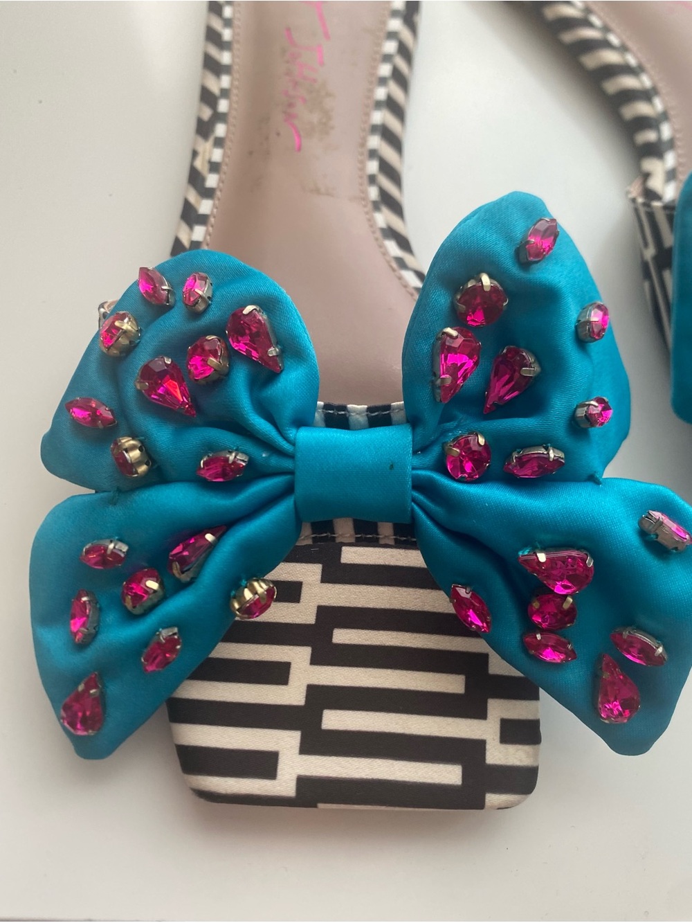 Betsy Johnson Whimsical Turquoise Bow Jeweled Flat Sandals - Picture 2 of 6